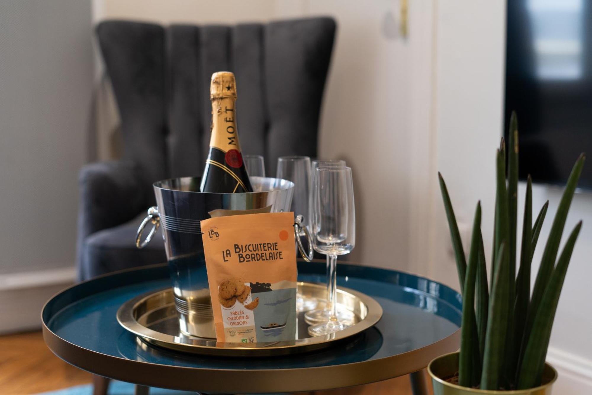 Madeleine'S Top Rated 8 Traveller City Center Bordeaux Appartments ภายนอก รูปภาพ